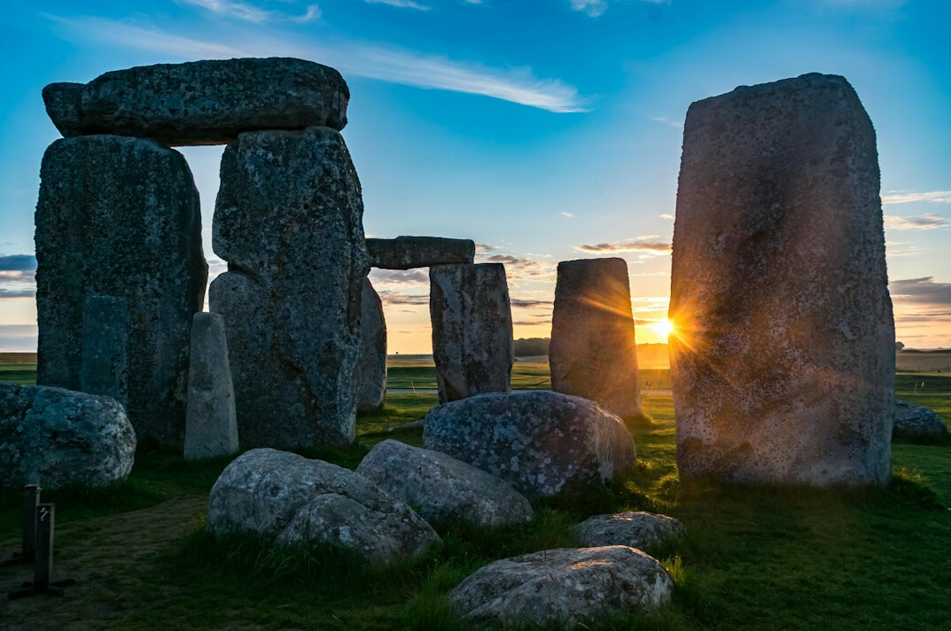 stonehenge ancient circles