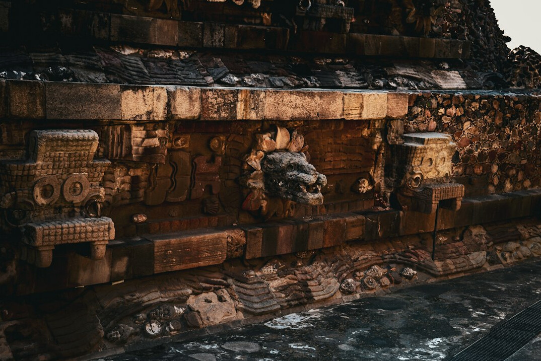 mayan temple carvings