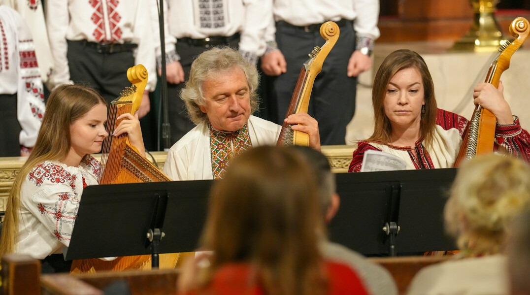folk music ensemble