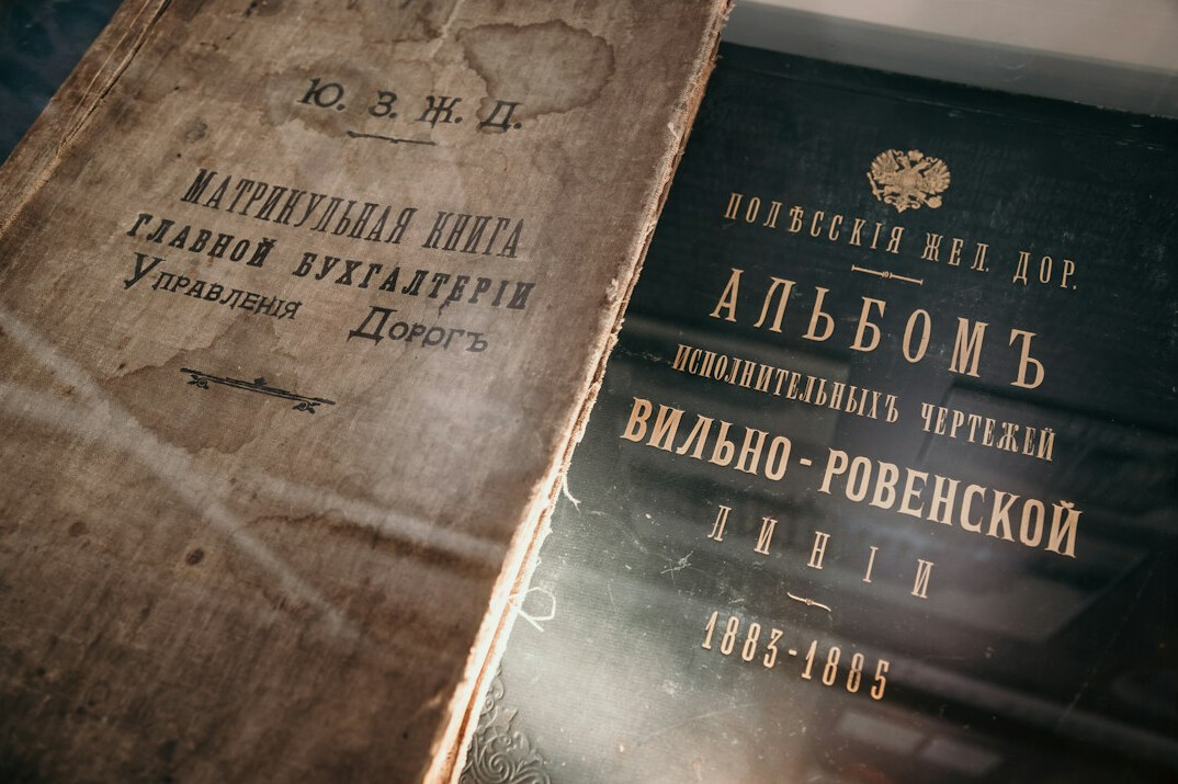 tolstoy study room